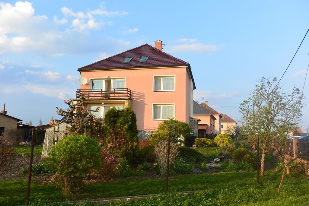 Rodinne Ubytovani - Family Accommodation Kobylice Exteriör bild