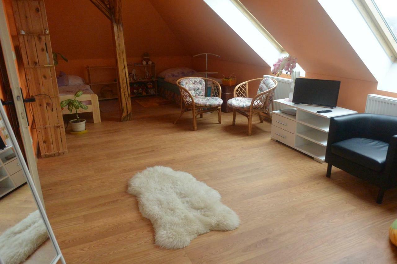 Rodinne Ubytovani - Family Accommodation Kobylice Exteriör bild