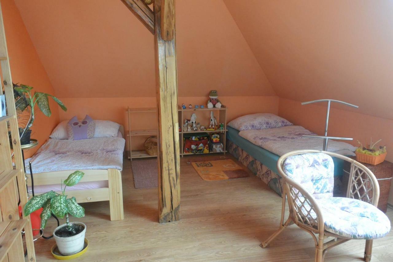 Rodinne Ubytovani - Family Accommodation Kobylice Exteriör bild